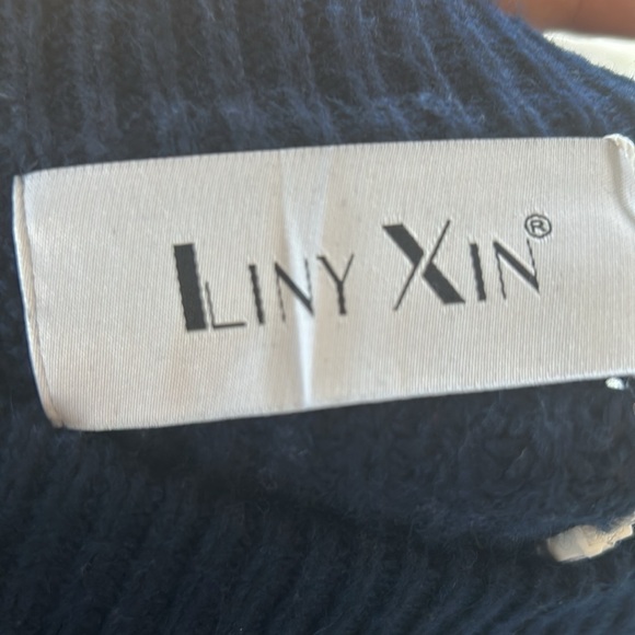 New Liny Xin woman’s sweater - Picture 6 of 7